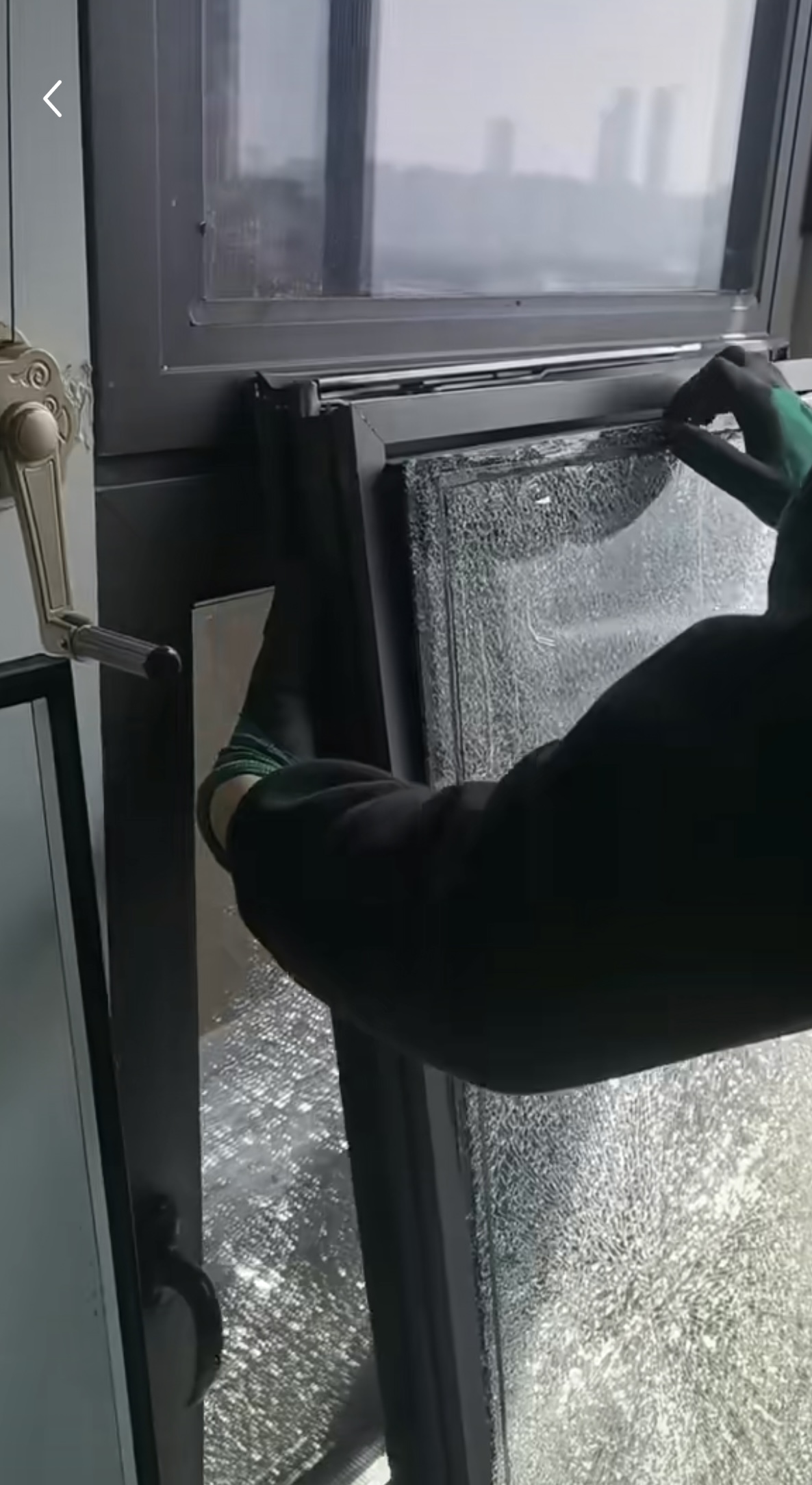 จะเปลี่ยนกระจกหน้าต่างอลูมิเนียมได้อย่างไร?