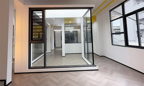 Aluminum window